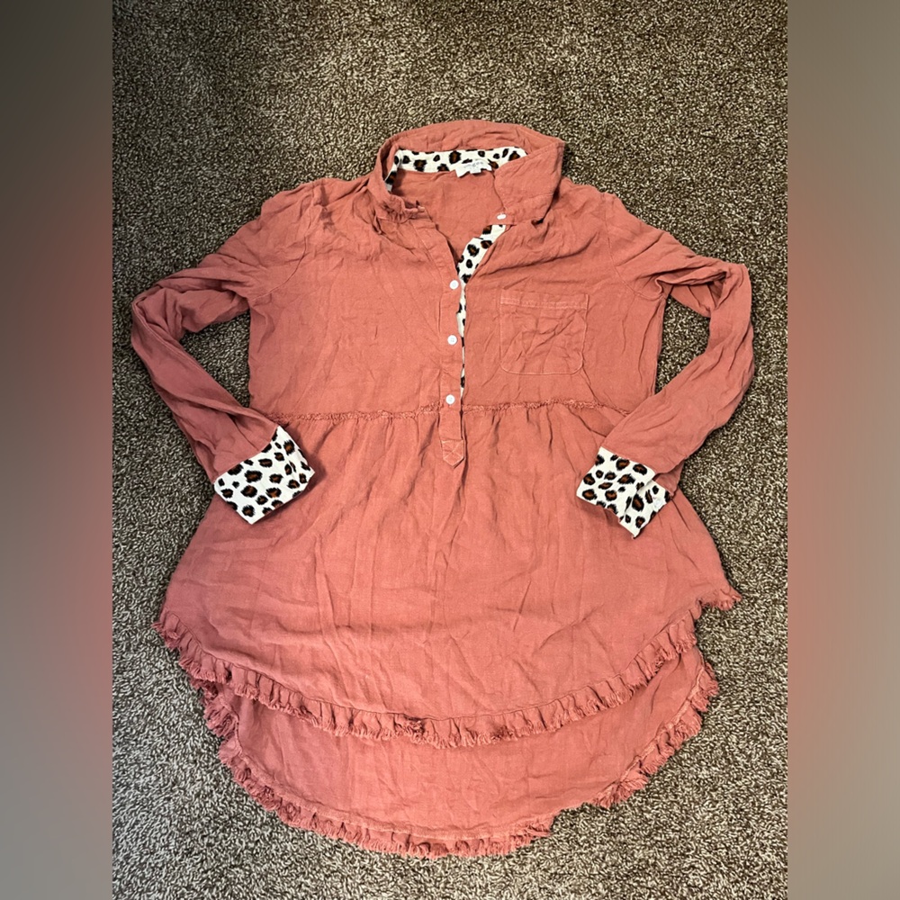 Women’s size large top. 3/4 sleeves with animal print detail